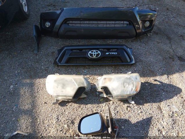 2015 Toyota Tacoma Base V6 მანქანა იყიდება აუქციონზე, vin: 3TMLU4EN5FM175668, აუქციონის ნომერი: 45027823