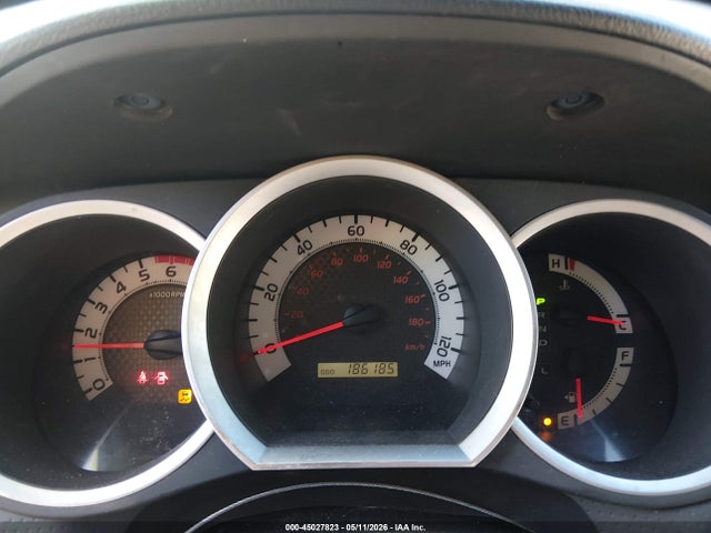 2015 Toyota Tacoma Base V6 მანქანა იყიდება აუქციონზე, vin: 3TMLU4EN5FM175668, აუქციონის ნომერი: 45027823