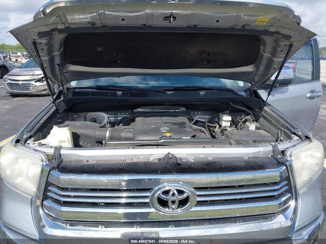 Продаж на аукціоні авто 2017 Toyota Tundra Sr5 5.7l V8, vin: 5TFEW5F12HX215691, номер лоту: 45027841