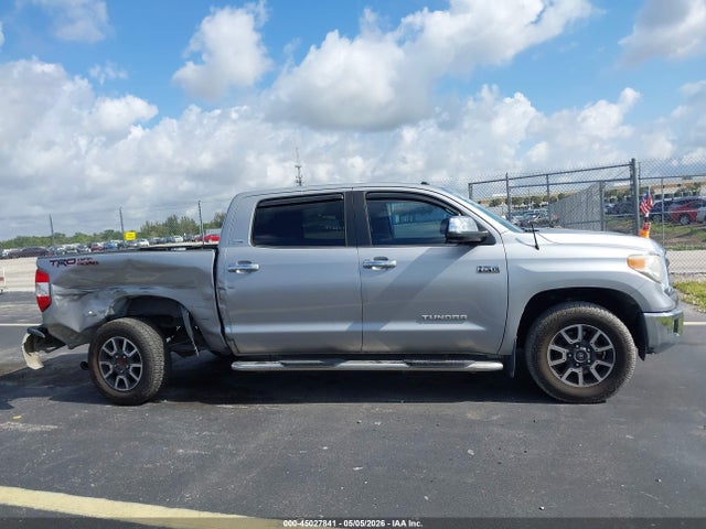 Продаж на аукціоні авто 2017 Toyota Tundra Sr5 5.7l V8, vin: 5TFEW5F12HX215691, номер лоту: 45027841