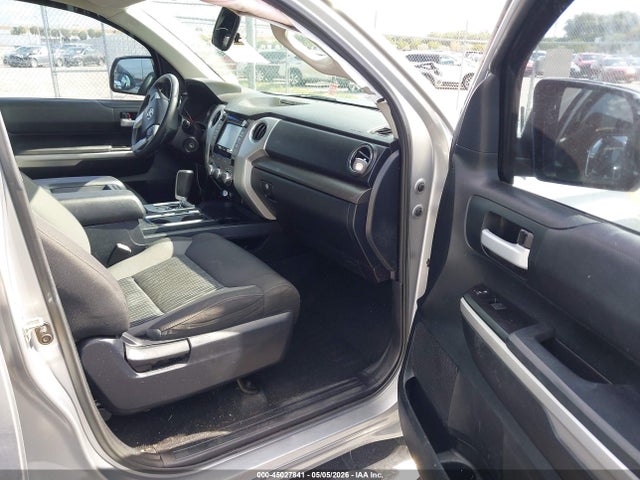 Продаж на аукціоні авто 2017 Toyota Tundra Sr5 5.7l V8, vin: 5TFEW5F12HX215691, номер лоту: 45027841
