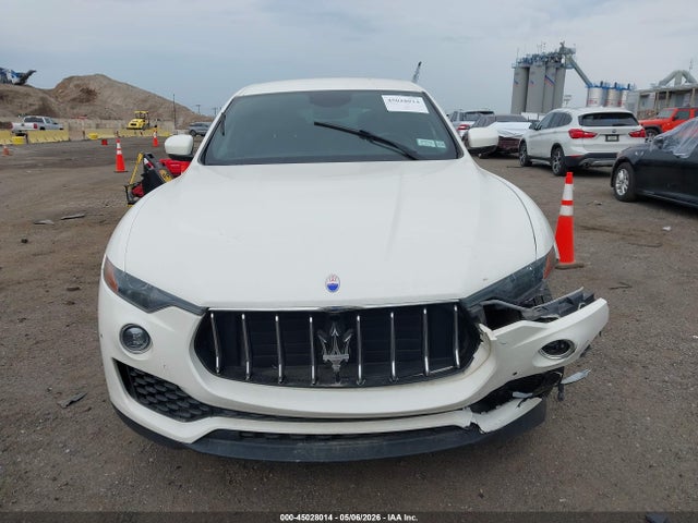 Продажа на аукционе авто 2017 Maserati Levante, vin: ZN661XUA6HX226922, номер лота: 45028014