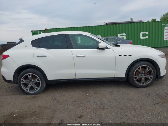 Продажа на аукционе авто 2017 Maserati Levante, vin: ZN661XUA6HX226922, номер лота: 45028014
