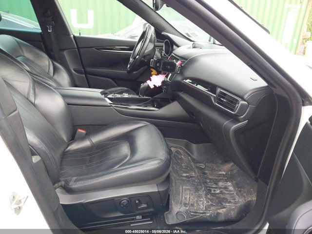 Продажа на аукционе авто 2017 Maserati Levante, vin: ZN661XUA6HX226922, номер лота: 45028014