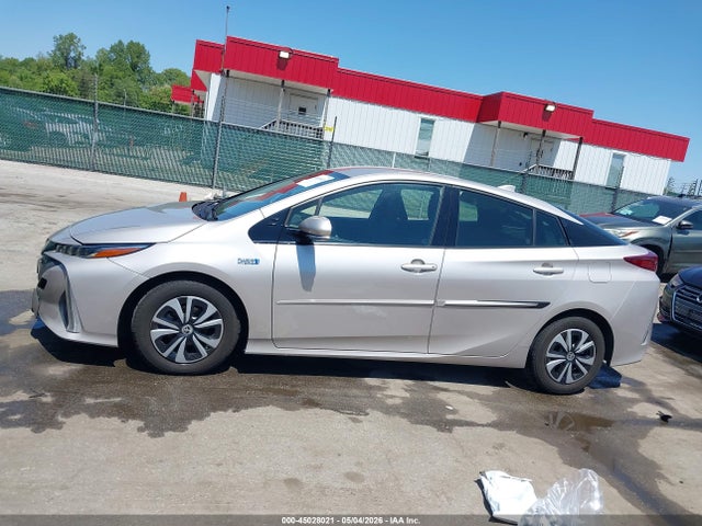 Продаж на аукціоні авто 2018 Toyota Prius Prime Plus, vin: JTDKARFP2J3082778, номер лоту: 45028021