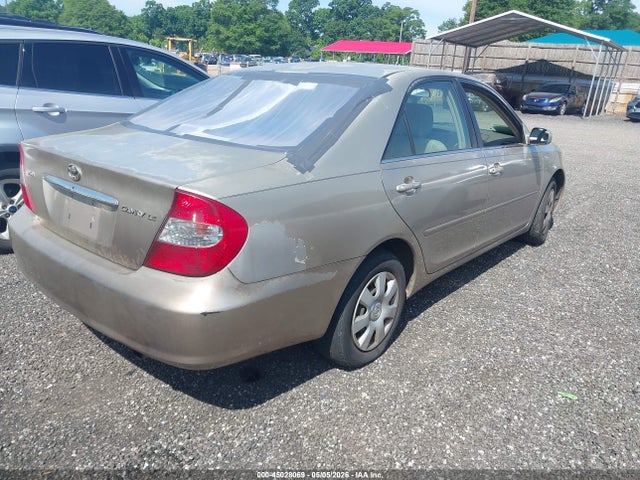 45028069 :رقم المزاد ، 4T1BE32K92U585078 vin ، 2002 Toyota Camry Le مزاد بيع