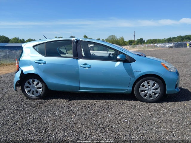 2013 Toyota Prius C One მანქანა იყიდება აუქციონზე, vin: JTDKDTB31D1052064, აუქციონის ნომერი: 45028090