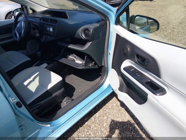 2013 Toyota Prius C One მანქანა იყიდება აუქციონზე, vin: JTDKDTB31D1052064, აუქციონის ნომერი: 45028090