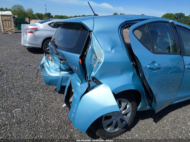 2013 Toyota Prius C One მანქანა იყიდება აუქციონზე, vin: JTDKDTB31D1052064, აუქციონის ნომერი: 45028090