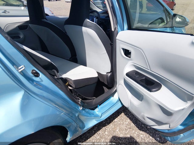 2013 Toyota Prius C One მანქანა იყიდება აუქციონზე, vin: JTDKDTB31D1052064, აუქციონის ნომერი: 45028090