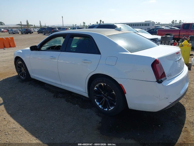 Продаж на аукціоні авто 2018 Chrysler 300 Touring, vin: 2C3CCAAGXJH331756, номер лоту: 45028147
