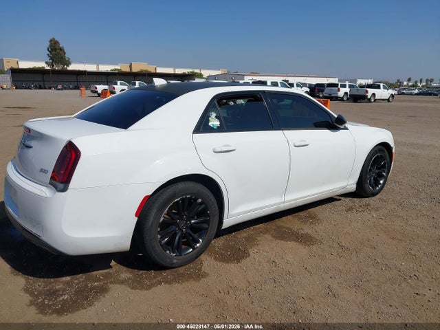 Продаж на аукціоні авто 2018 Chrysler 300 Touring, vin: 2C3CCAAGXJH331756, номер лоту: 45028147
