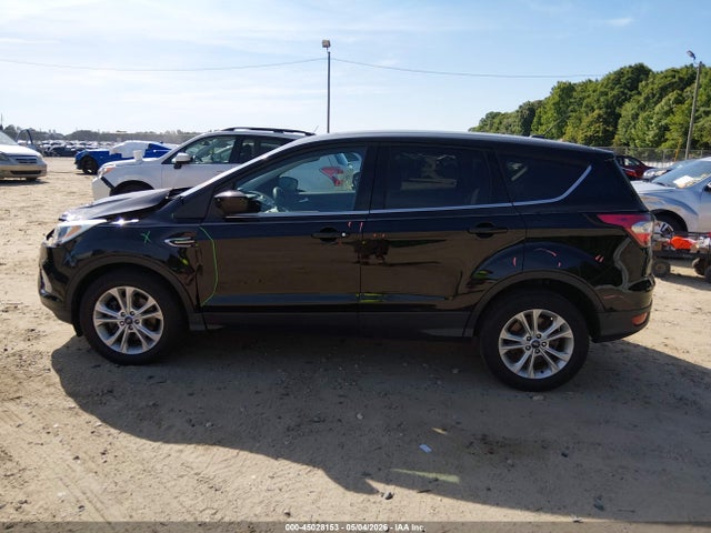 45028153 :رقم المزاد ، 1FMCU0G90HUD52274 vin ، 2017 Ford Escape Se مزاد بيع