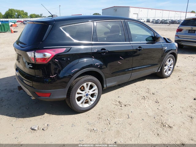 45028153 :رقم المزاد ، 1FMCU0G90HUD52274 vin ، 2017 Ford Escape Se مزاد بيع