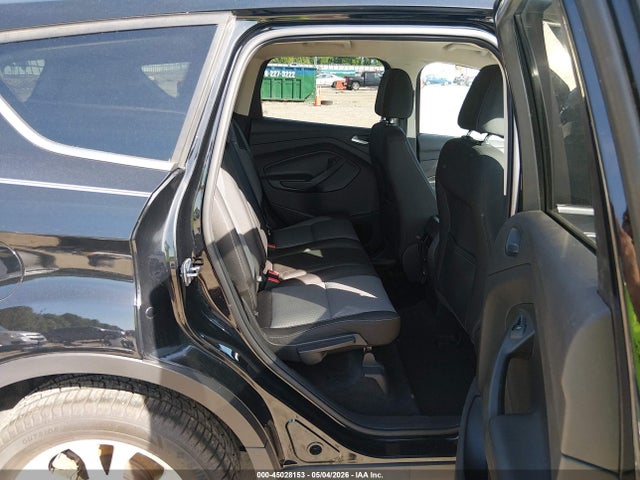 45028153 :رقم المزاد ، 1FMCU0G90HUD52274 vin ، 2017 Ford Escape Se مزاد بيع