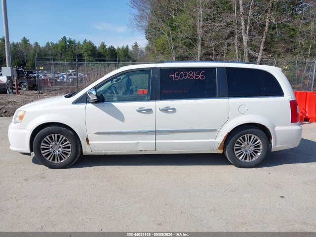 2011 Chrysler Town & Country Limited მანქანა იყიდება აუქციონზე, vin: 2A4RR6DG0BR698409, აუქციონის ნომერი: 45028156
