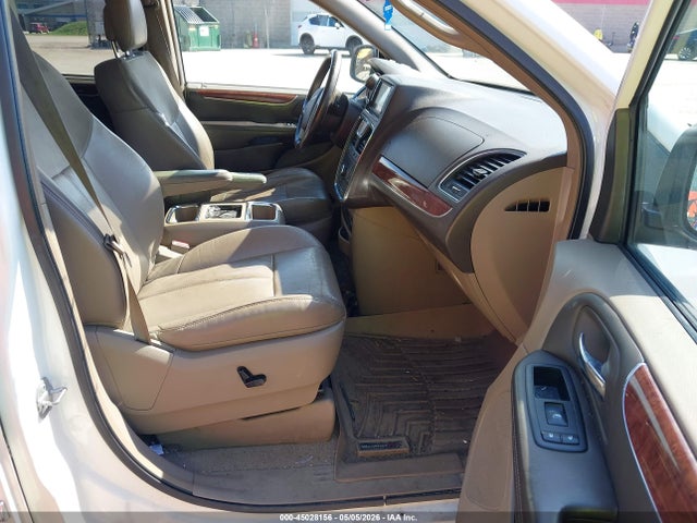 2011 Chrysler Town & Country Limited მანქანა იყიდება აუქციონზე, vin: 2A4RR6DG0BR698409, აუქციონის ნომერი: 45028156