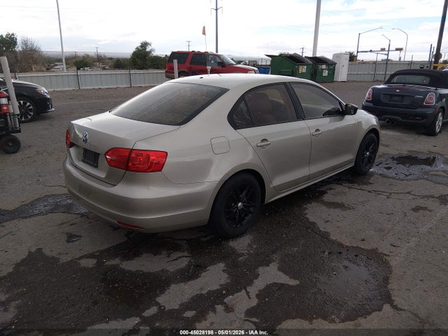 Продаж на аукціоні авто 2014 Volkswagen Jetta 2.0l S, vin: 3VW2K7AJ8EM256858, номер лоту: 45028198