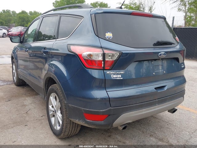 Продажа на аукционе авто 2018 Ford Escape Se, vin: 1FMCU9GD7JUB42740, номер лота: 45028247