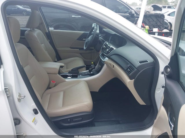 45028274 :رقم المزاد ، 1HGCR2F85FA125513 vin ، 2015 Honda Accord Ex-l مزاد بيع