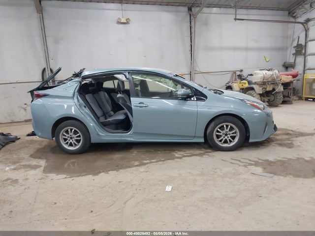 Продажа на аукционе авто 2018 Toyota Prius Three, vin: JTDKARFU3J3061802, номер лота: 45028492