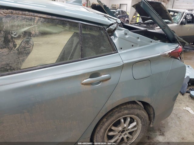 Продажа на аукционе авто 2018 Toyota Prius Three, vin: JTDKARFU3J3061802, номер лота: 45028492