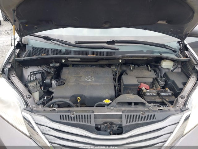 Aukcja sprzedaży 2013 Toyota Sienna Xle V6 8 Passenger, vin: 5TDYK3DCXDS307813, numer aukcji: 45028585
