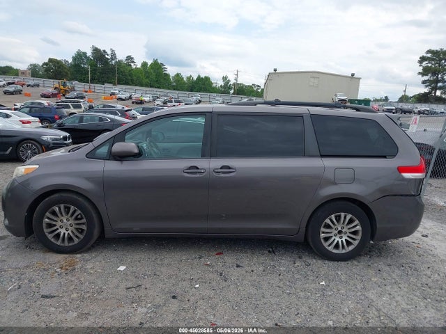 Aukcja sprzedaży 2013 Toyota Sienna Xle V6 8 Passenger, vin: 5TDYK3DCXDS307813, numer aukcji: 45028585