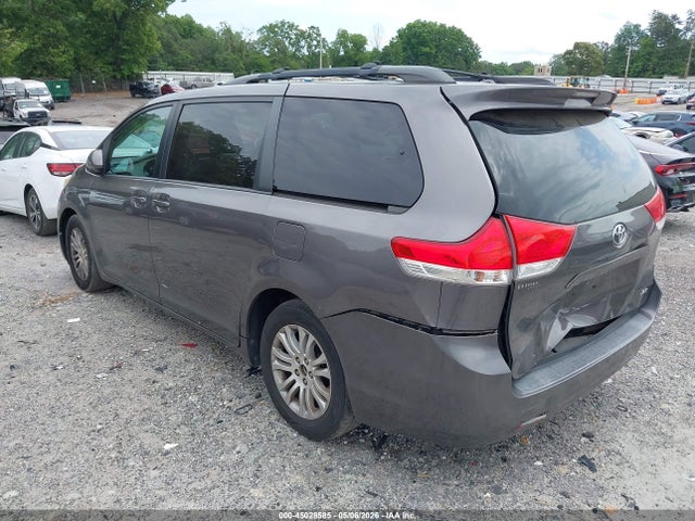 Aukcja sprzedaży 2013 Toyota Sienna Xle V6 8 Passenger, vin: 5TDYK3DCXDS307813, numer aukcji: 45028585