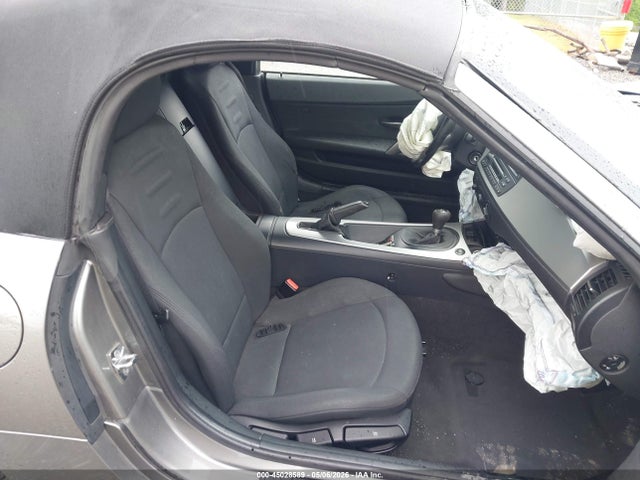 45028589 :رقم المزاد ، 4USBT33575LR70209 vin ، 2005 Bmw Z4 2.5i مزاد بيع