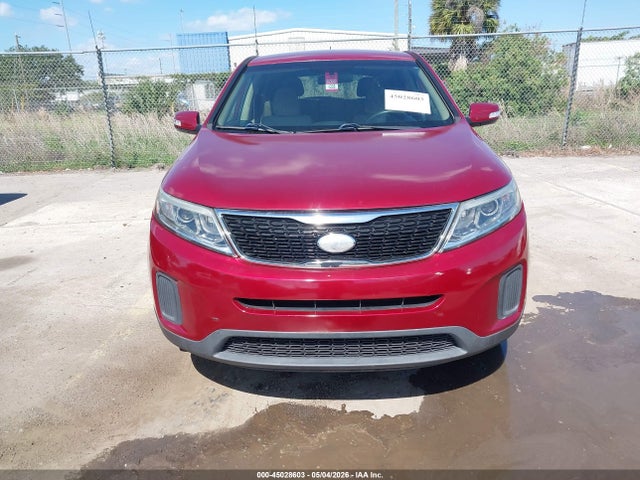 45028603 :رقم المزاد ، 5XYKT3A63FG553099 vin ، 2015 Kia Sorento Lx مزاد بيع