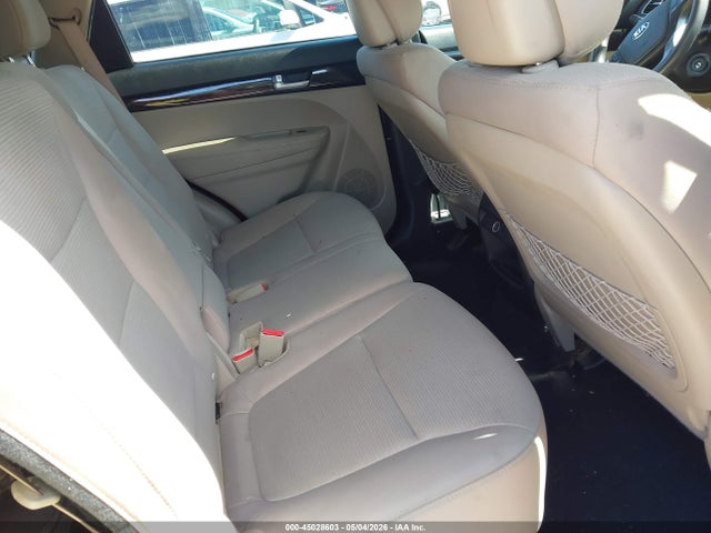 45028603 :رقم المزاد ، 5XYKT3A63FG553099 vin ، 2015 Kia Sorento Lx مزاد بيع