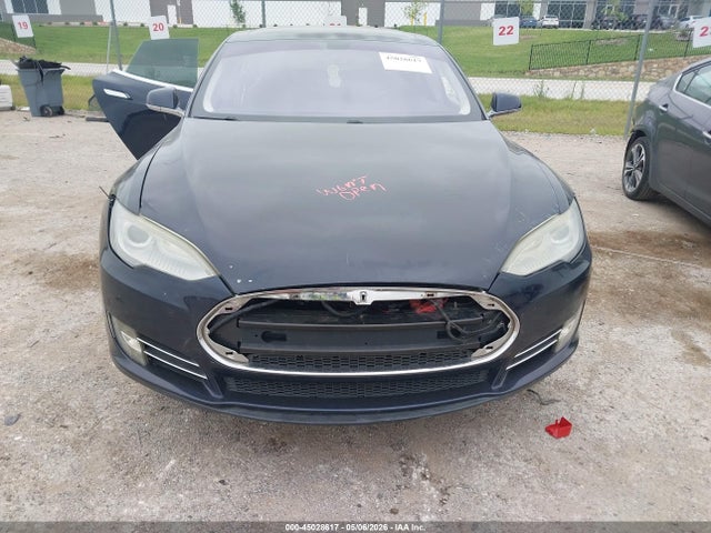 Продажа на аукционе авто 2013 Tesla Model S Performance, vin: 5YJSA1DP3DFP05563, номер лота: 45028617