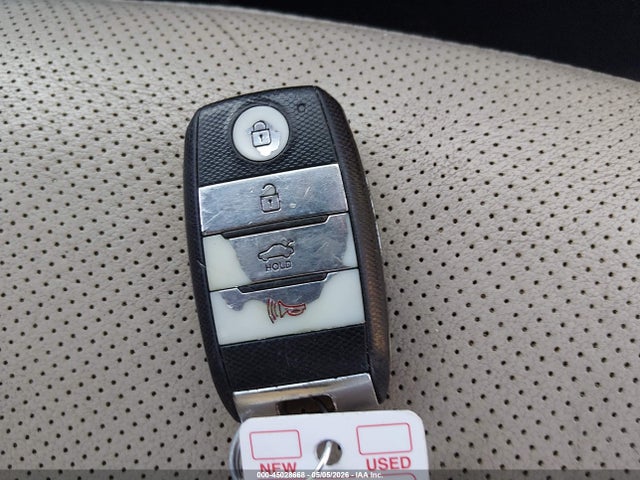 45028668 :رقم المزاد ، 5XXGN4A72FG365693 vin ، 2015 Kia Optima Ex مزاد بيع