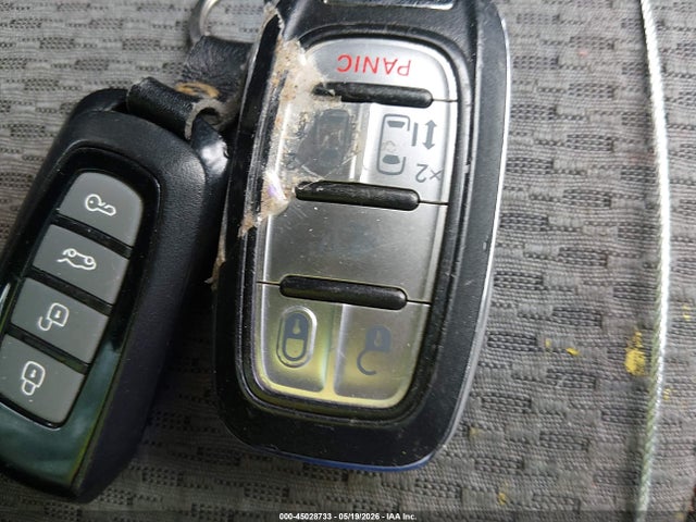 45028733 :رقم المزاد ، 2C4RC1DG2HR668525 vin ، 2017 Chrysler Pacifica Touring مزاد بيع
