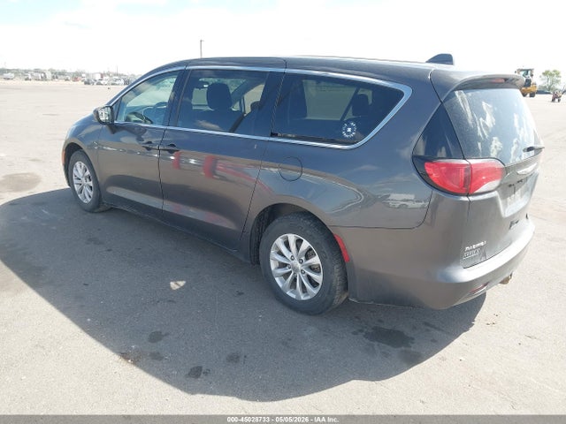 45028733 :رقم المزاد ، 2C4RC1DG2HR668525 vin ، 2017 Chrysler Pacifica Touring مزاد بيع