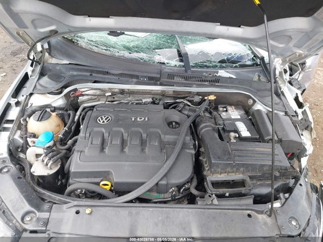 Продажа на аукционе авто 2015 Volkswagen Jetta 2.0l Tdi Se, vin: 3VWLA7AJ2FM401689, номер лота: 45028758
