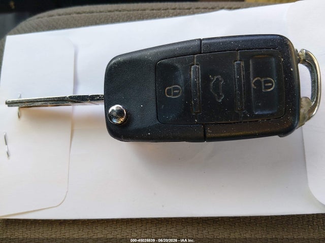 2003 Volkswagen New Beetle Gls 1.8t მანქანა იყიდება აუქციონზე, vin: 3VWCD21C83M438740, აუქციონის ნომერი: 45028839