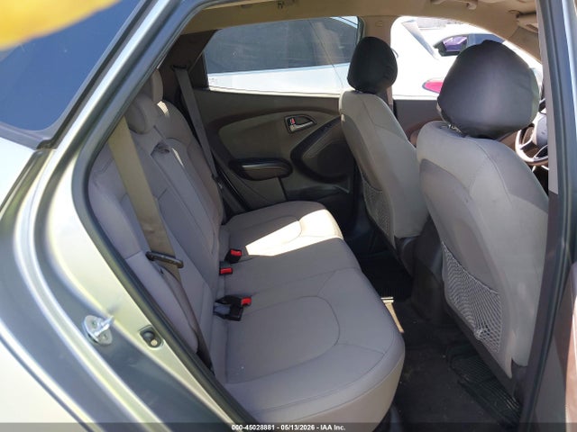 KM8JT3AF6FU070003 Hyundai TUCSON GLS