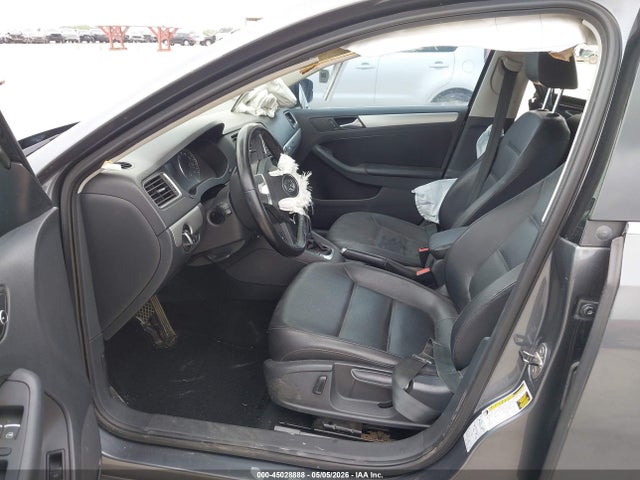 45028888 :رقم المزاد ، 3VWDX7AJ5DM436968 vin ، 2013 Volkswagen Jetta 2.5l Se مزاد بيع