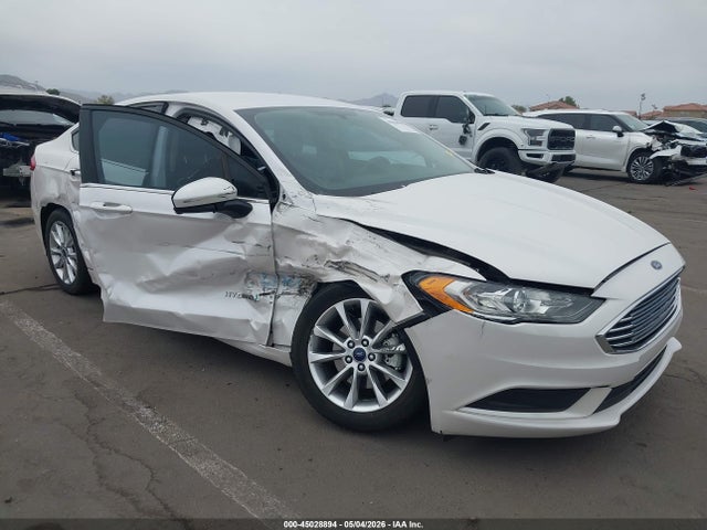 2017 Ford Fusion Hybrid Se მანქანა იყიდება აუქციონზე, vin: 3FA6P0LU9HR110552, აუქციონის ნომერი: 45028894