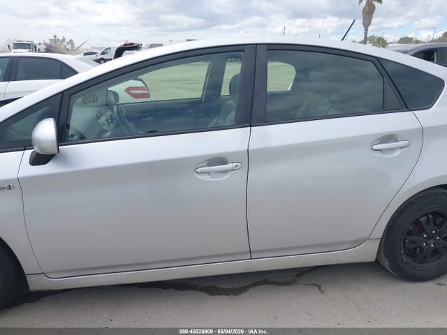 Toyota Prius Five 2014 JTDKN3DU3E1827467 Image 15