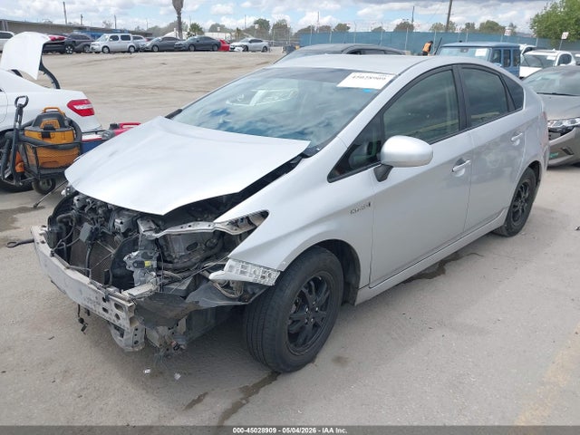 Toyota Prius Five 2014 JTDKN3DU3E1827467 Image 2