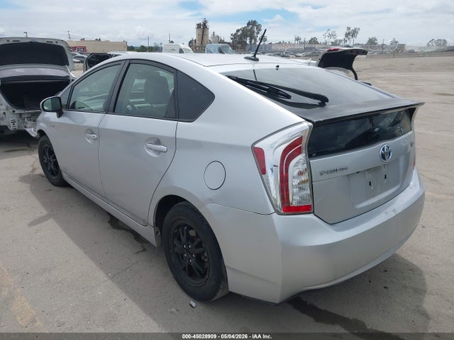Toyota Prius Five 2014 JTDKN3DU3E1827467 Image 3