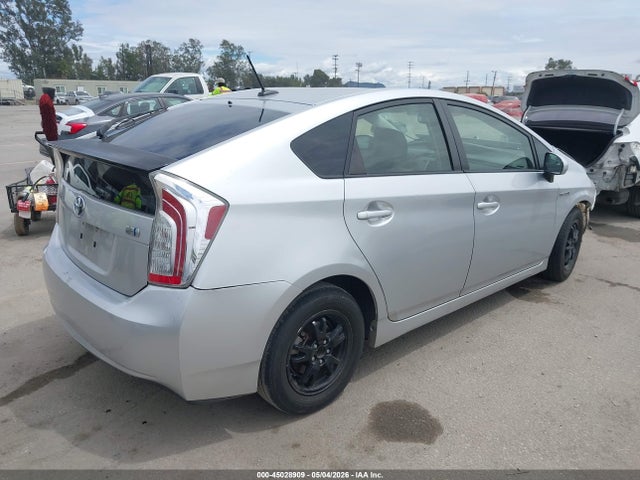 Toyota Prius Five 2014 JTDKN3DU3E1827467 Image 4