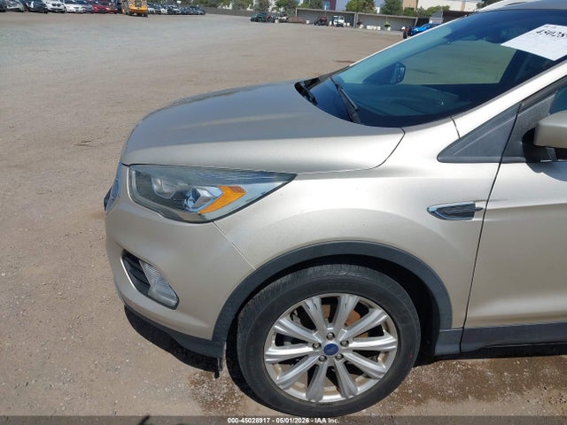 2017 Ford Escape Titanium მანქანა იყიდება აუქციონზე, vin: 1FMCU0JD5HUC26568, აუქციონის ნომერი: 45028917