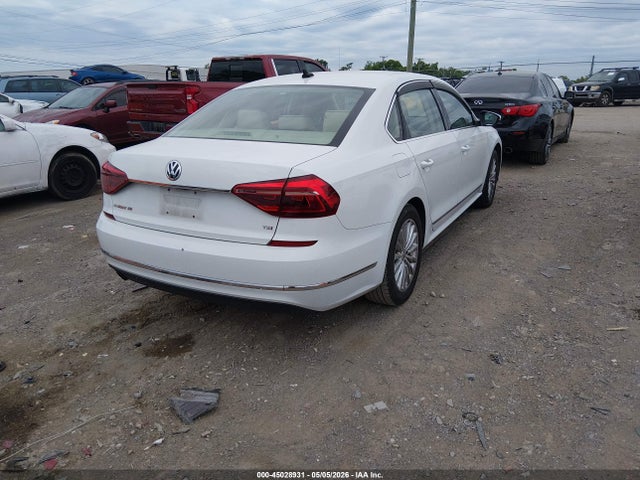 1VWBT7A36HC039488 Volkswagen Passat 1.8t Se