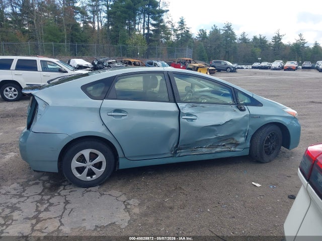 Toyota Prius Three 2014 JTDKN3DU5E1771662 Image 13