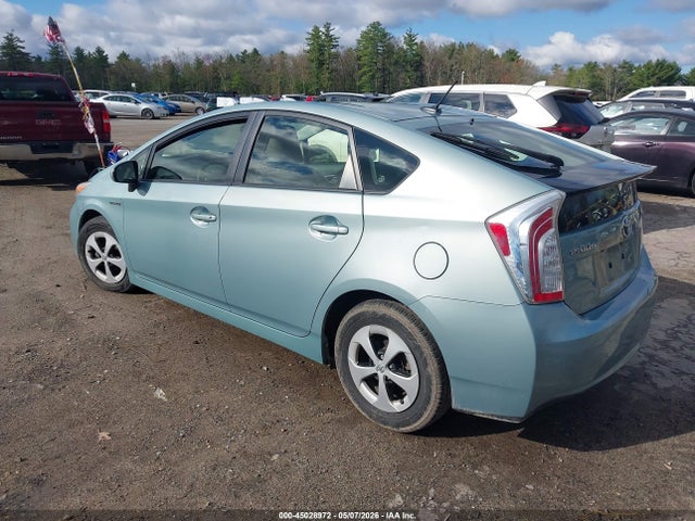 Toyota Prius Three 2014 JTDKN3DU5E1771662 Image 3