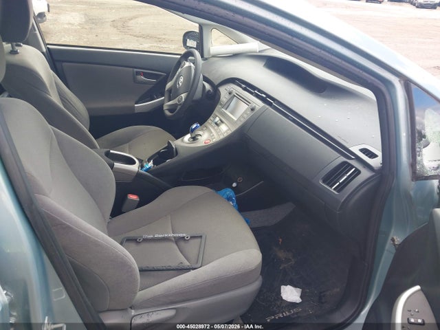 Toyota Prius Three 2014 JTDKN3DU5E1771662 Image 5